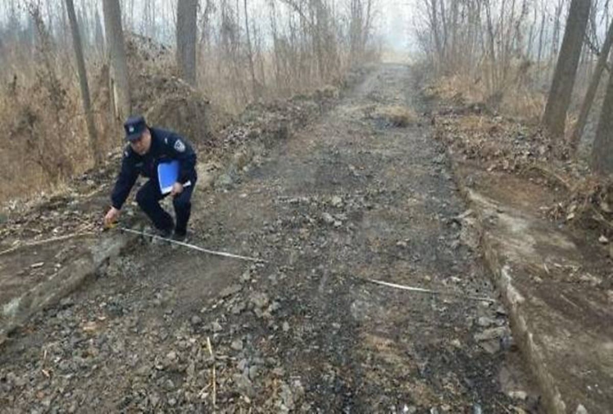 unique theft in china thieve steals and sell 800 meter road