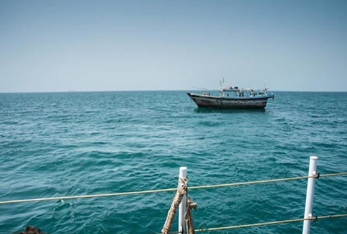 Pakistan Arrested 30 fishermen of Gujarat, 6 boats seized