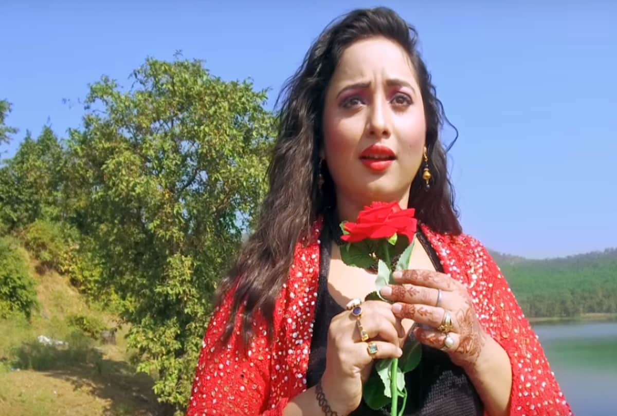 bhojpuri actress Rani Chatterjee mere rashke qamar song goes viral on youtube