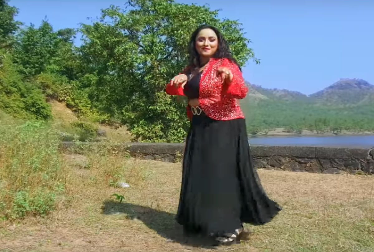 bhojpuri actress Rani Chatterjee mere rashke qamar song goes viral on youtube