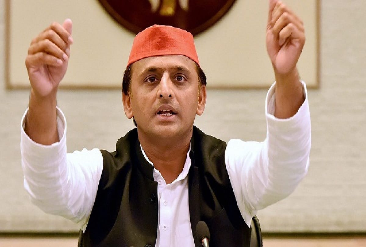 akhilesh yadav says that no any poor have name modi titile