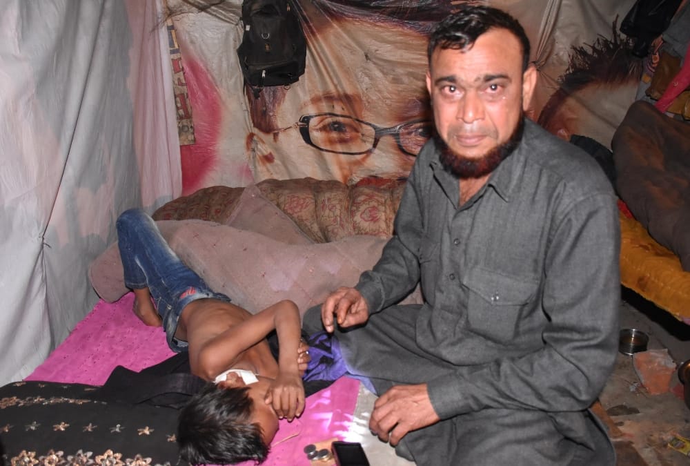 dogs attacked on a boy in lucknow.