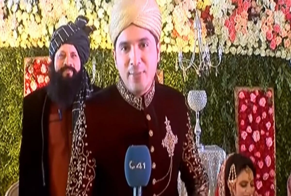 pakistani journalist live reporting from his own wedding ceremony