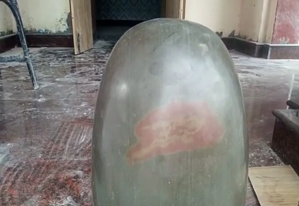 Miraculous Shivling found in Narmada river before maha shivratri 2018