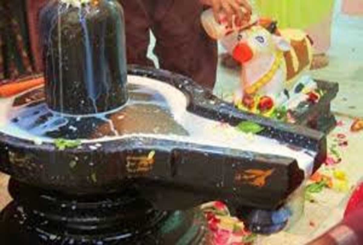 milking on shivling at temples