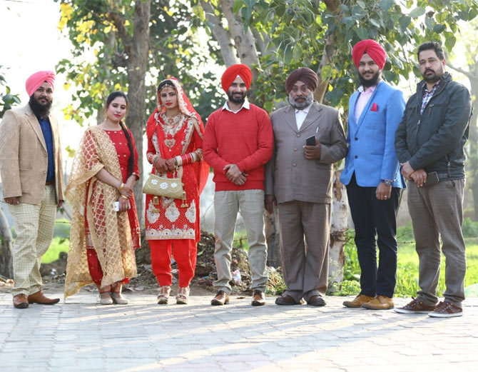 unique marriage, software engineer very simple wedding with 12th pass girl