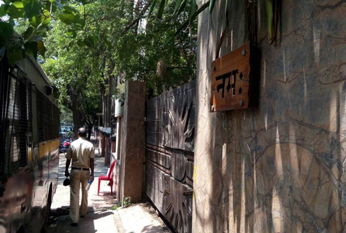 Mumbai Police tightens security outside Sonu Nigam residence after intelligence report