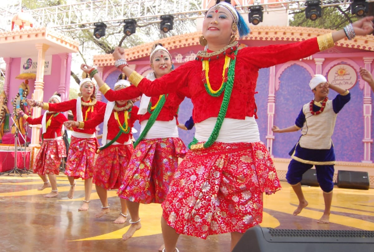view pics of surajkund mela program, performers from different states performed