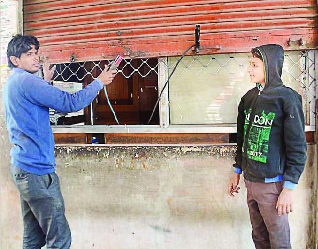 Terror of three masked thieves in the city