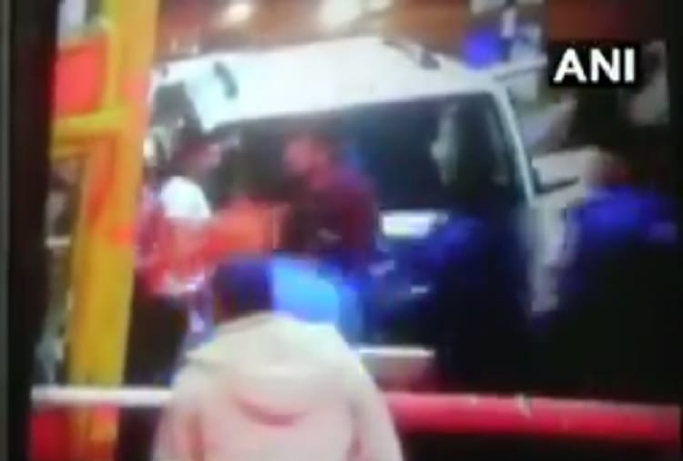 army officer beaten up by toll plaza staff in churu rajasthan