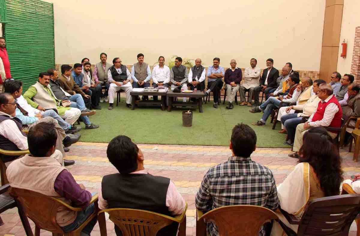 varanasi businessman protest gst and e way bill