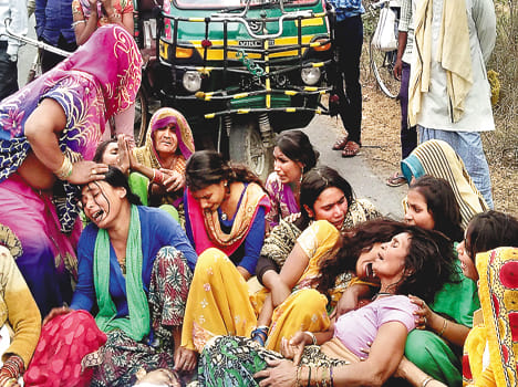 Road accident, two cousins die in Fatehpur