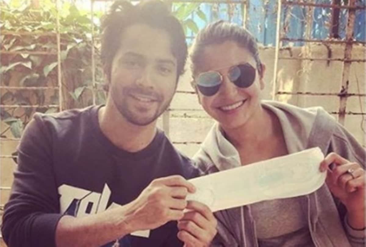 karan johar share the photo with sanitary napkin akshay kumar padman challenge accepted