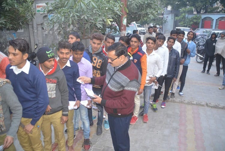 PHOTOS: UP board exams begin today, examination under the supervision of CCTV