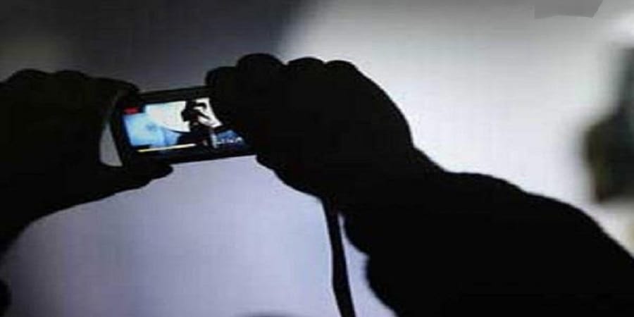 Blackmailed by taking nude photos of Married, filed against husband