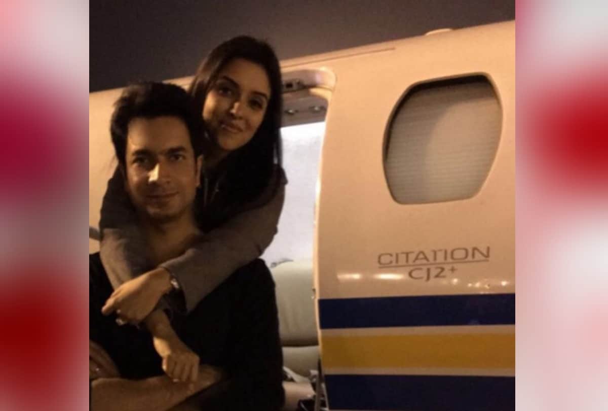 6 bollywood stars who know flying a plane themselves