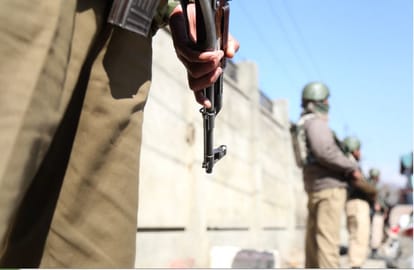 J&K: 2 policemen injured after terrorists fired shots at hospital in Srinagar 