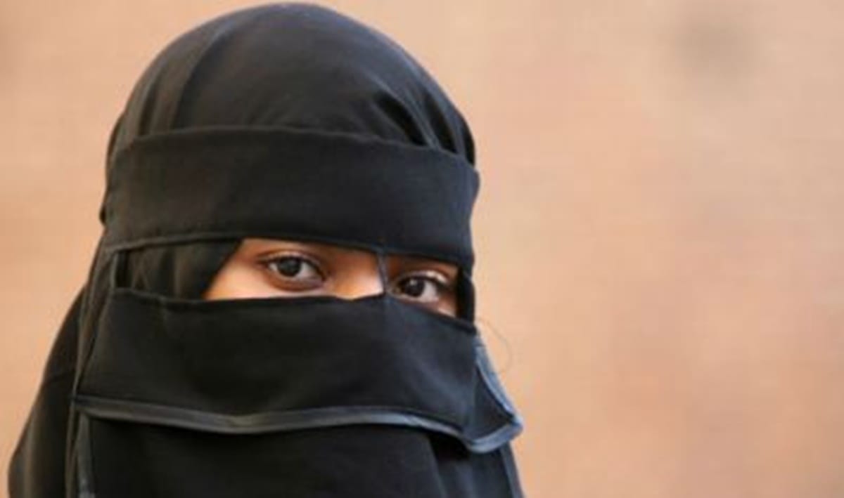 wife gave triple talaq to husband by using talaq-e-tafweez