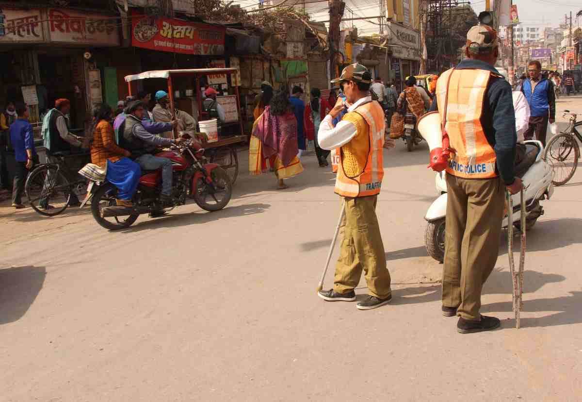 unique initiative by traffice police in varanasi divyang people control traffic