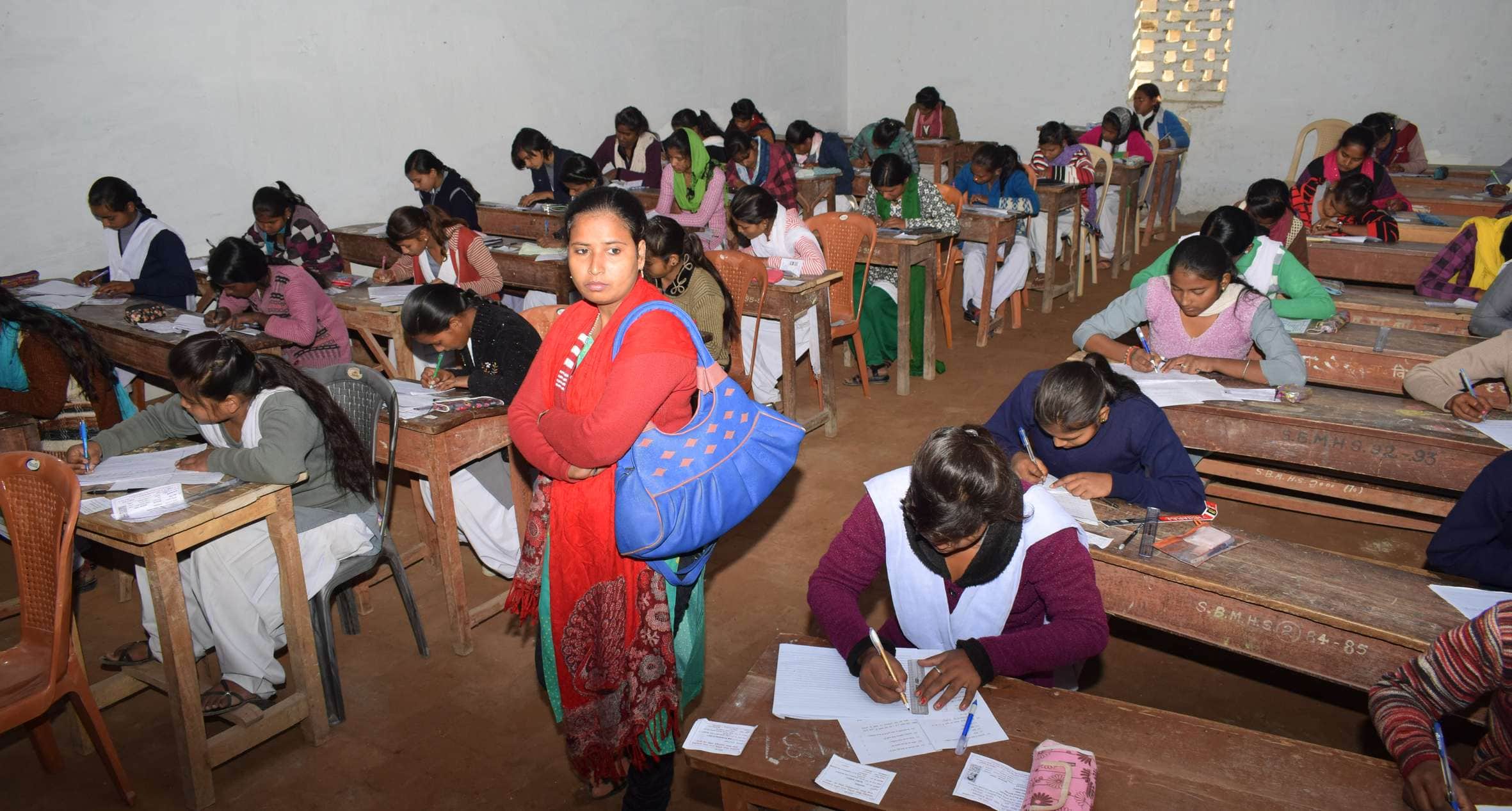 58291 student leave exam of up board in purvanchal