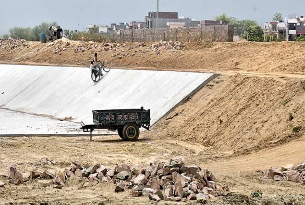 rajasthan jaipur a boy drown in hole and parents protest