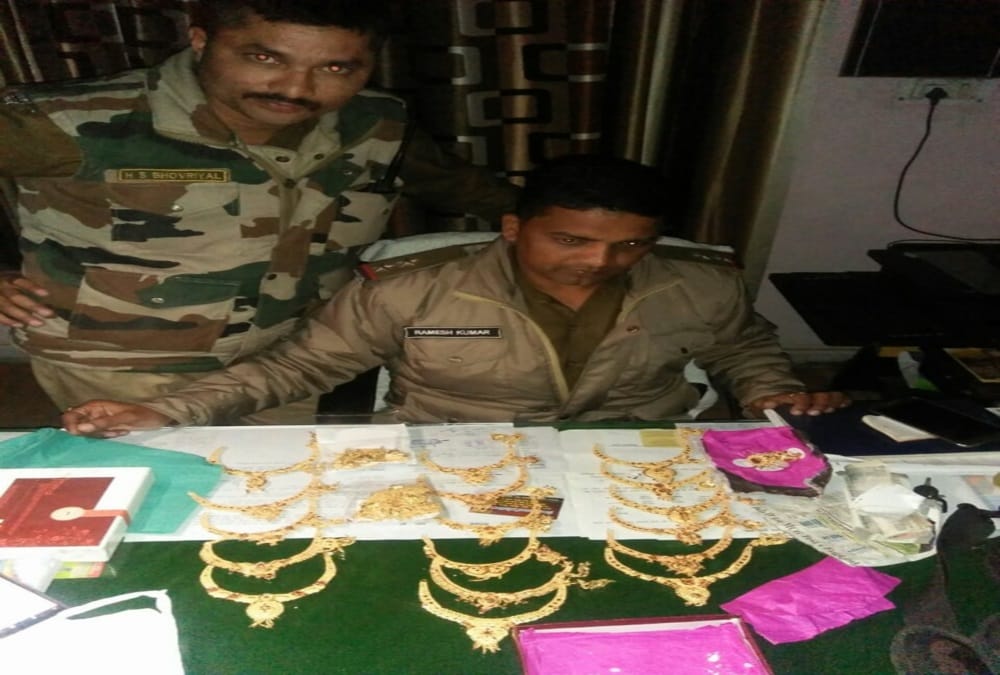 police caught gold ornaments bag in haridwar