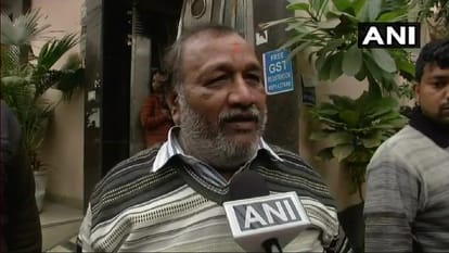 Delhi Police has rescued a kidnapped child from Ghaziabad, one suspect killed in gunfight
