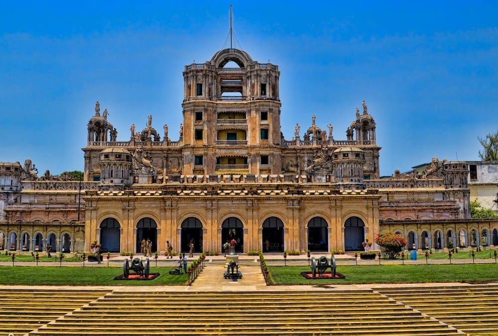 case filed against la martiniere school of lucknow.