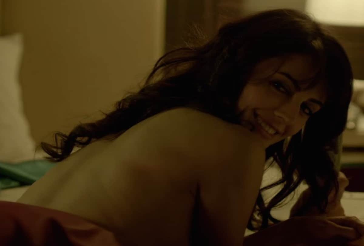 Mandana Karimi gets trolled for her torn jeans clothing