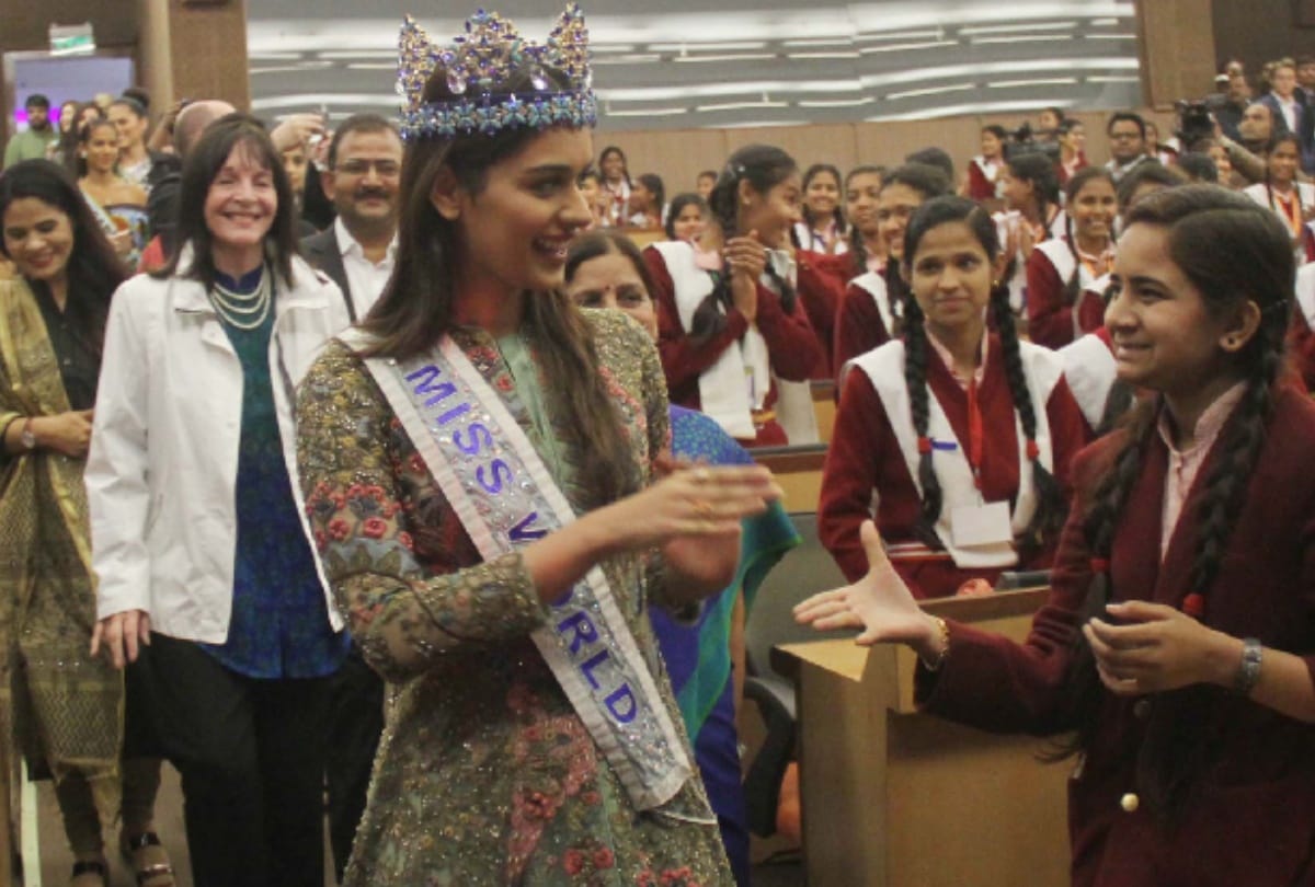 pics of manushi chhillar talked aboy periods and sanitary pads