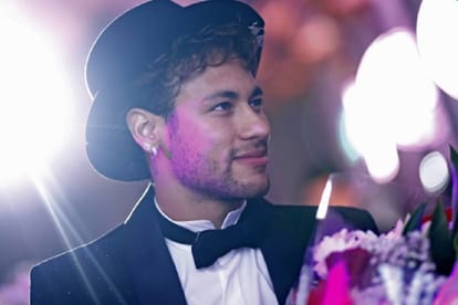 neymar celebrated his birthday with girlfriend and team mates