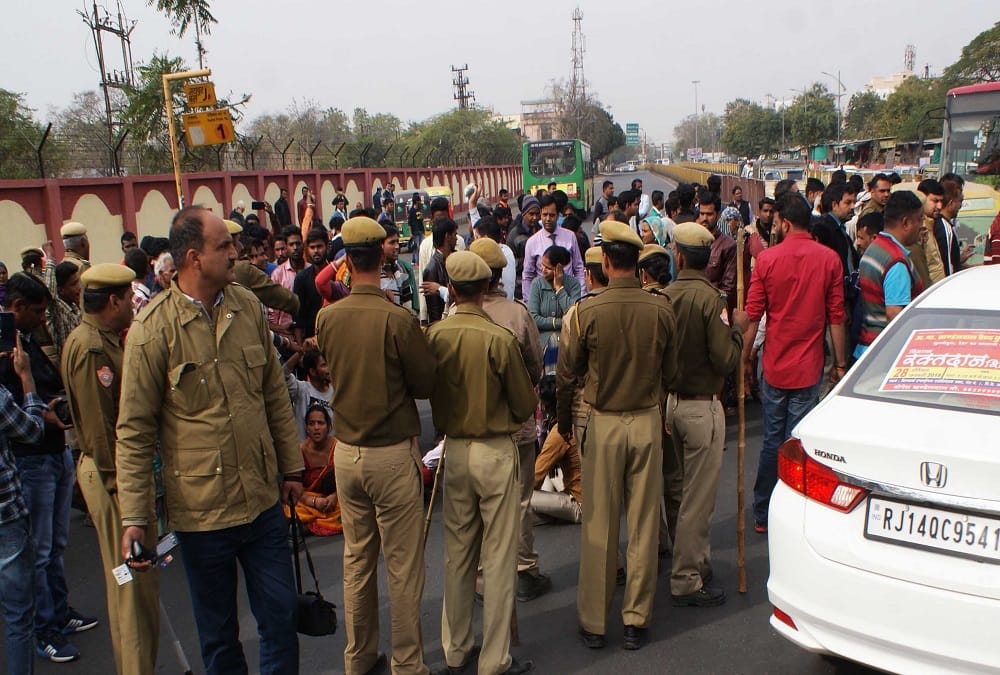 rajasthan jaipur a boy drown in hole and parents protest