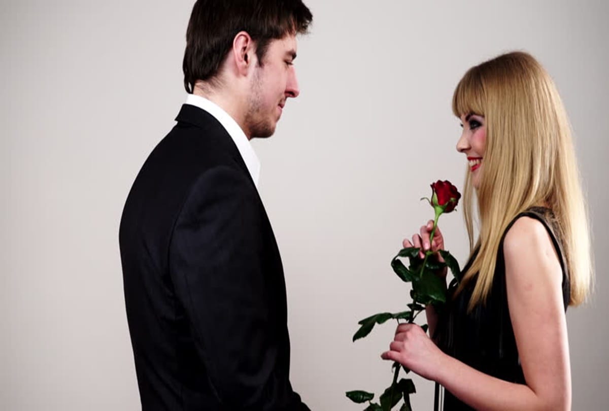 Rose Day 2018: story behind first day of love week Rose Day