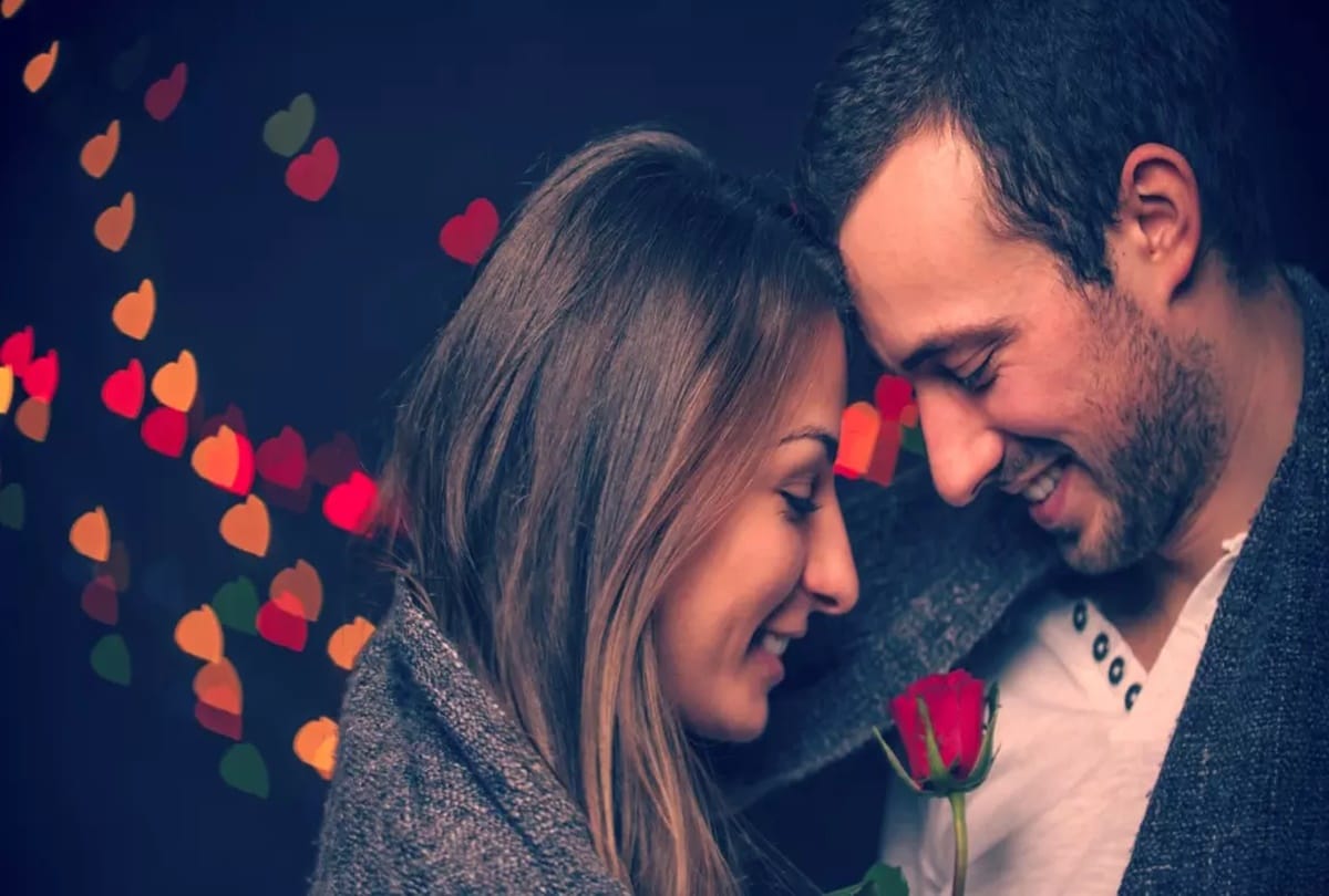 on rose day what you can gift with rose to your loved ones