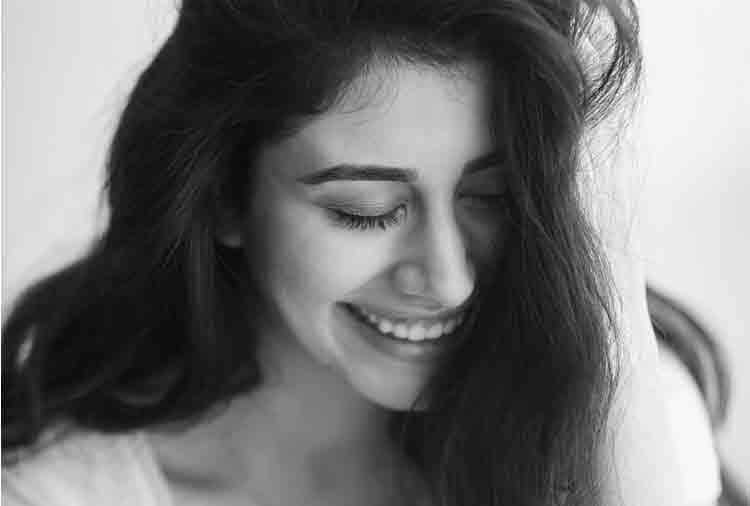 salman khan new girl waraina hussain full profile 