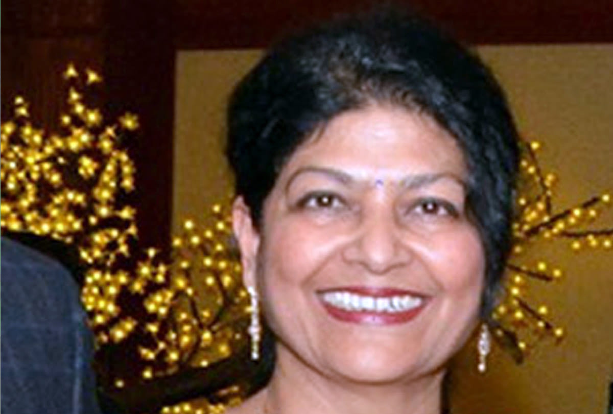 sanhita agnihotri is helpful to Indians in abroad