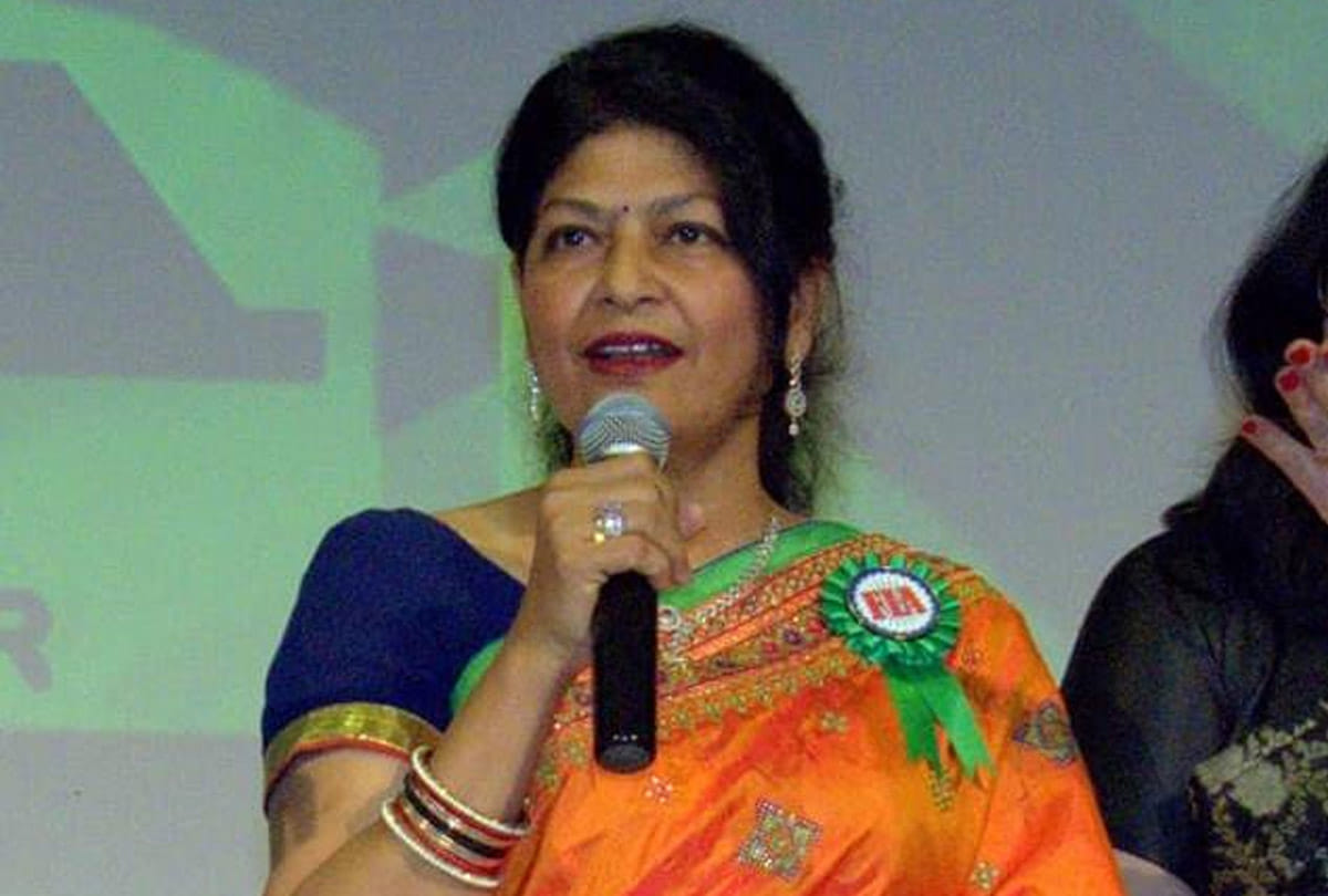 sanhita agnihotri is helpful to Indians in abroad