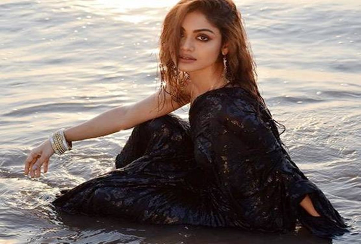 Uttran actress sreejita de looking smoking hot in her latest photoshoot