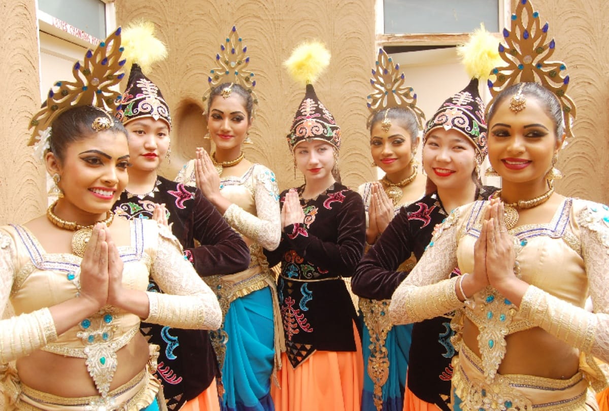 view pics of surajkund mela