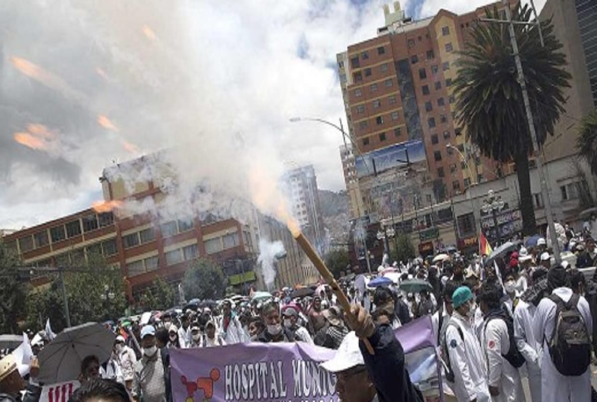 Now Lakh of doctors threat to show their anger to the government