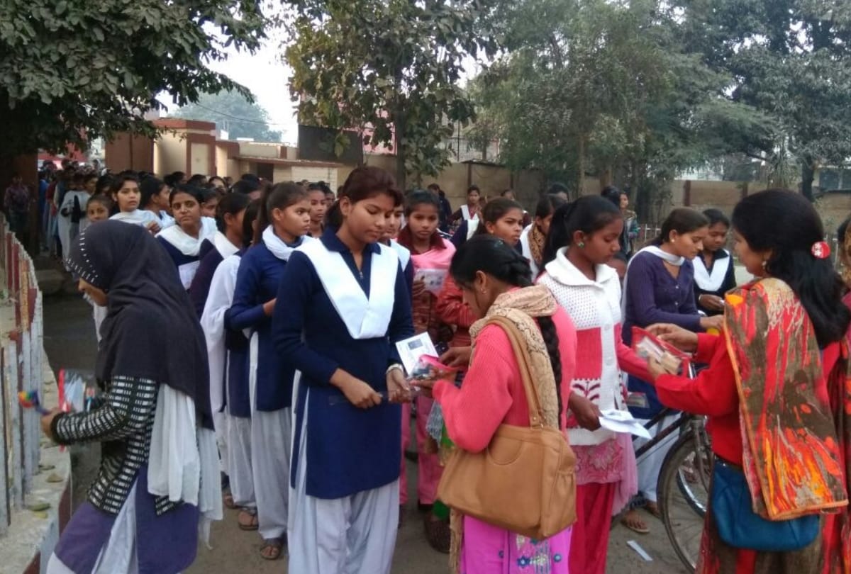 inspection of deputy cm in the examination centers of gonda