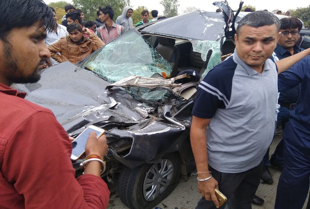 pm modi wife jashodaben injured in car accident near chittorgarh