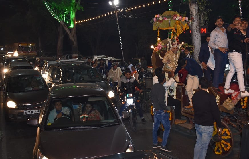 commisoner kaa aadesh, avaidh mandap honge dwast