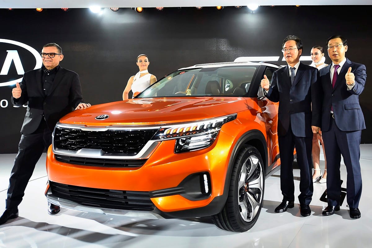 kia motors and hyundai unveils new concepts of car in auto expo 2018