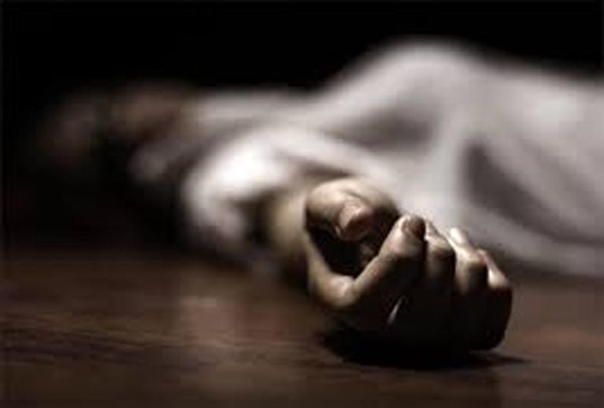 why do dead bodies rot