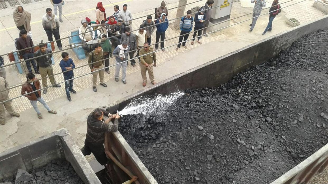 Coal in Train Caught fire in Hathras