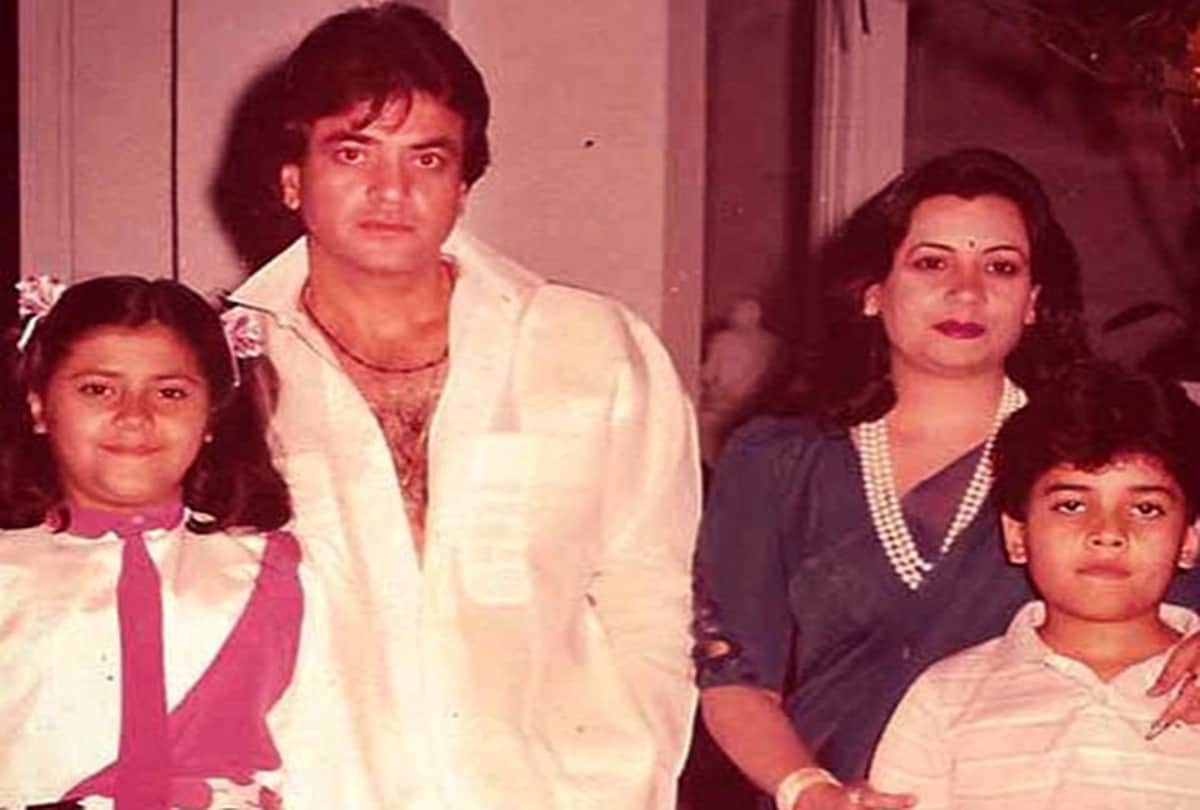 Police complaint files against Veteran actor Jitendra in Himachal pradesh