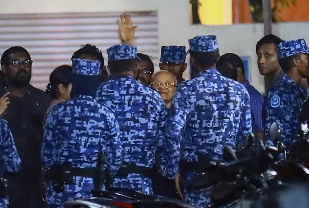 maldives emergency and crisis indian army china abdulla yameen mohamed nasheed  