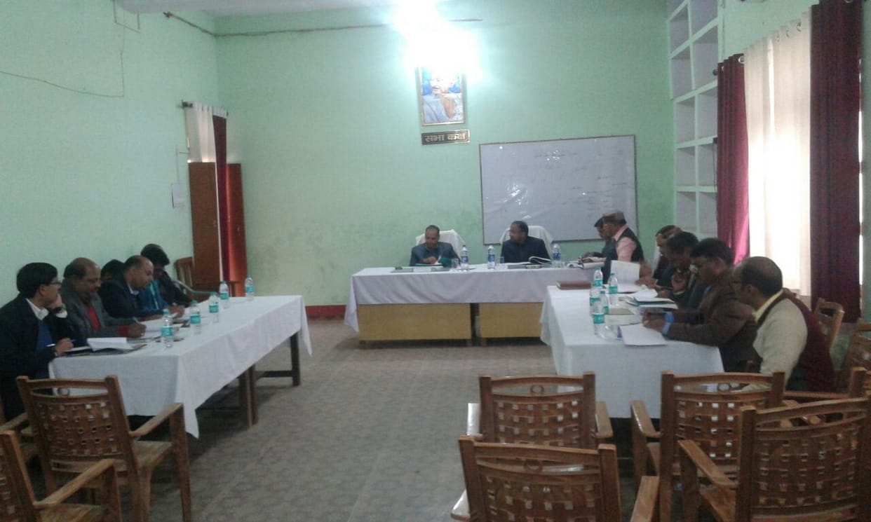 सूची से मृतकों के नाम हटाकर जोड़े नए वोटर