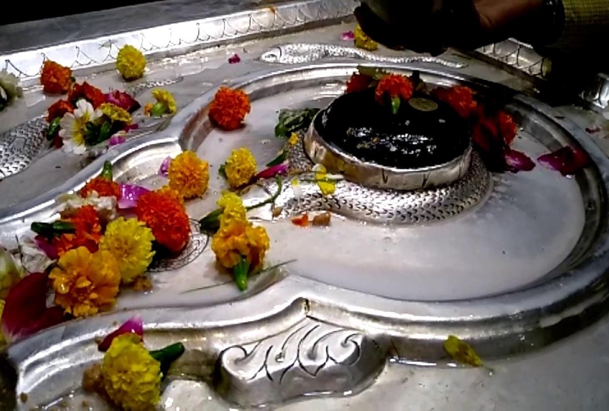 doors of the temple will open at two o'clock on Maha Shivratri 